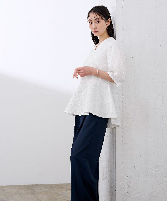 ふくれジャガードVネックトップス | ur's（ユアーズ）