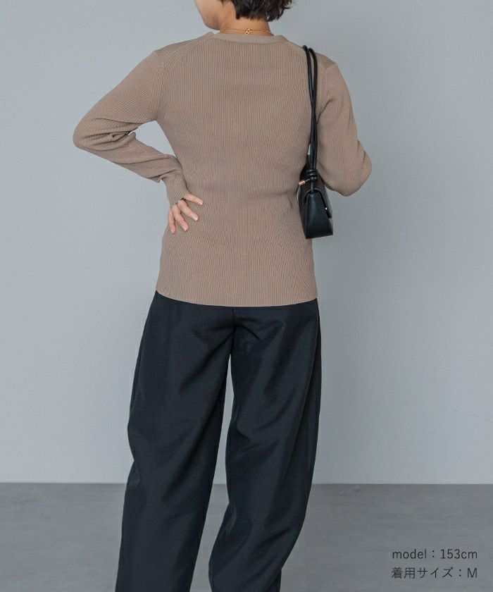 ゴールド釦Vネックフィットニットカーディガン | ur's（ユアーズ）