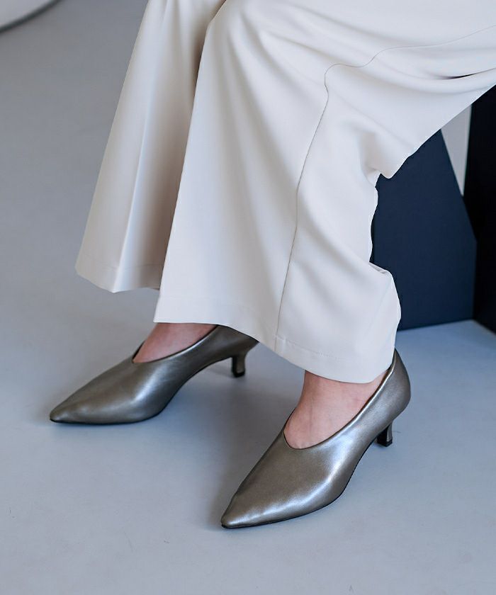 ポインテッドトゥ キトゥンヒールパンプス （BlackPatent