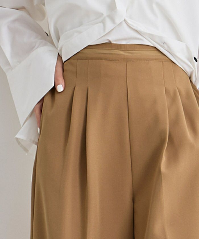 ウエストタイトなワイドパンツベージュ色 アニュアンス anuans ツータックワイドパンツ （BEIGE