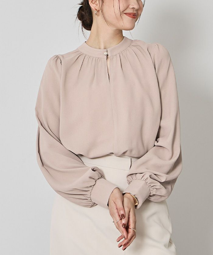 kaoriページ 前後2wayゴールド釦ギャザーブラウス | ur's（ユアーズ）