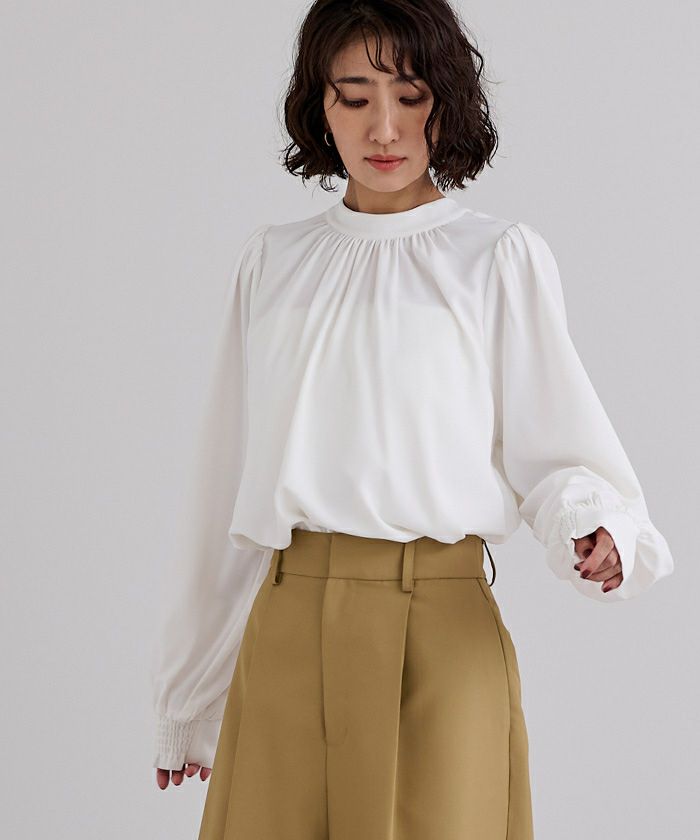 前後2wayゴールド釦ギャザーブラウス | ur's（ユアーズ）