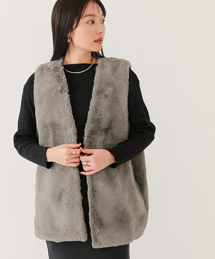 フェイクファーノーカラージレ | ur's（ユアーズ）