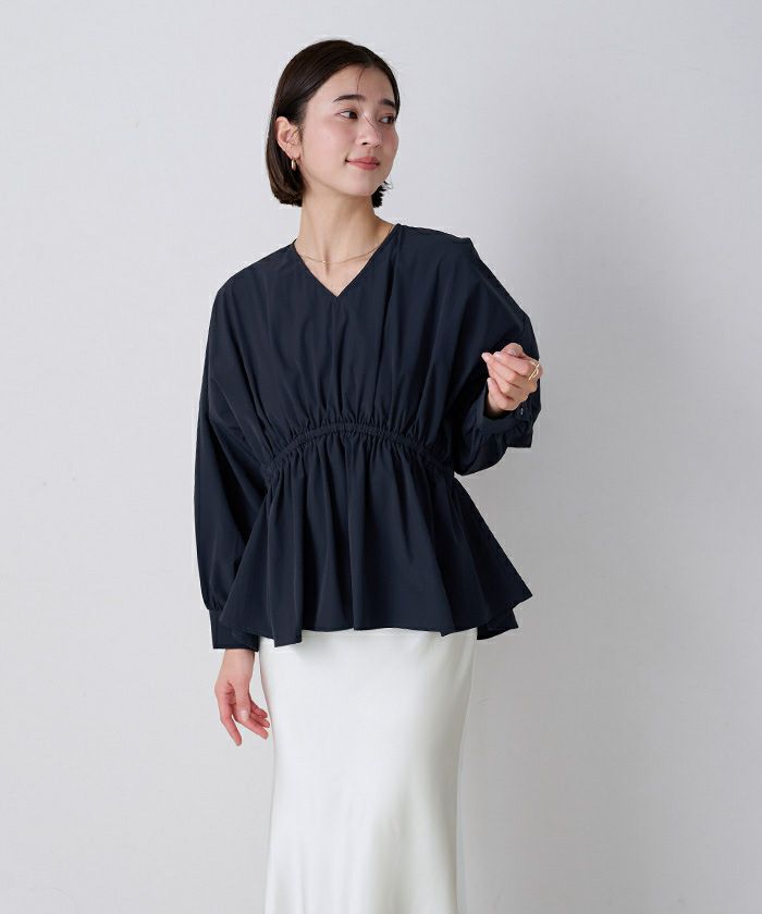 Vネックウエストギャザーブラウス | ur's（ユアーズ）